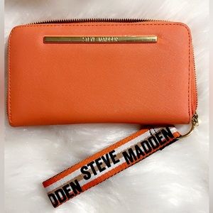 STEVE MADDEN WRISTLET CLUTCH WALLET GINGER 🍁🎃 STRAP 9” X 5”🍁🎃